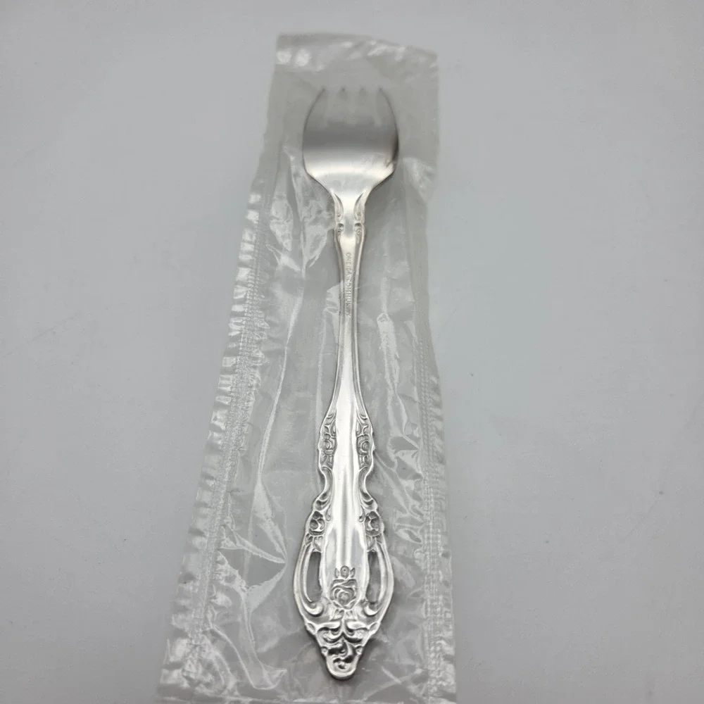 Set Of 4 Oneida Community Brahms Silver Plated Salad Forks    BRAND NEW